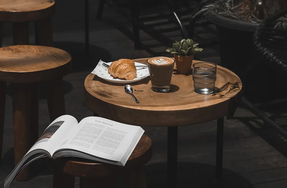 Froth Cafe coffee shop brand identity